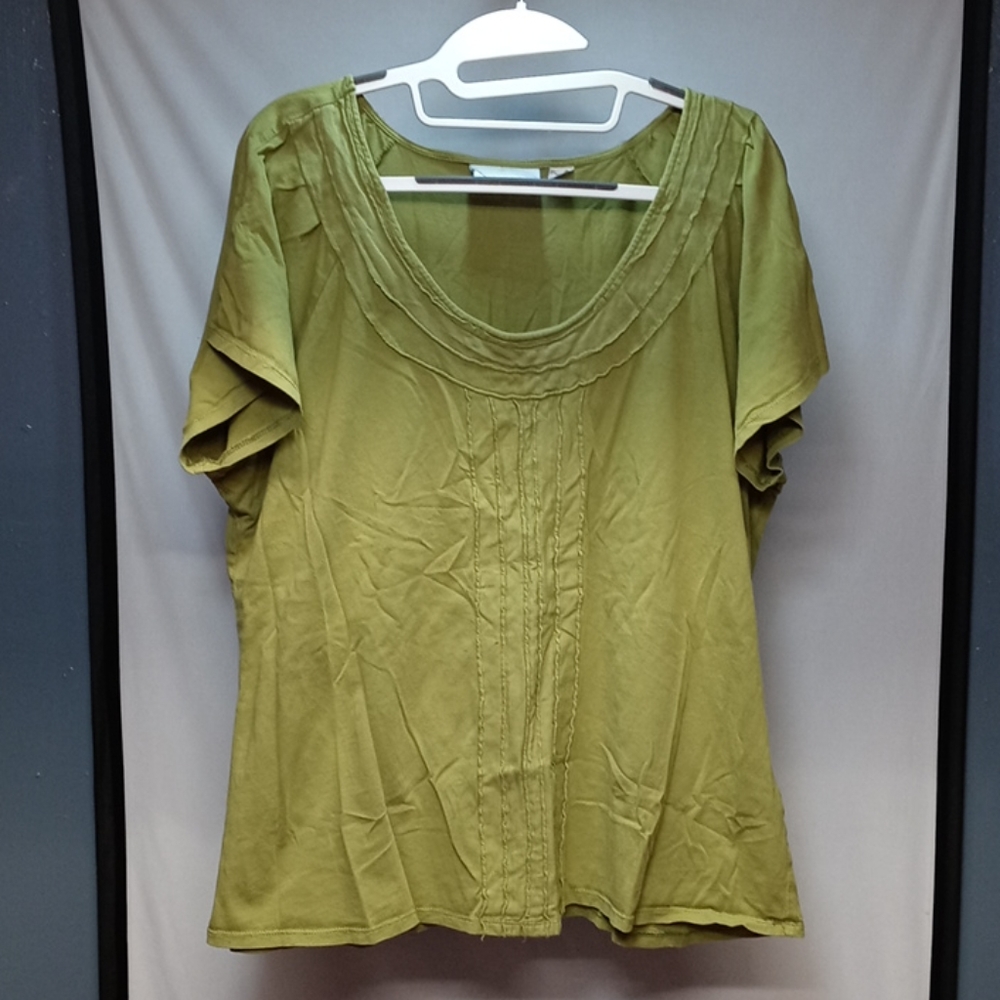 Jade green tee shirt